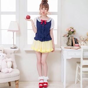 Snow White Japanese brand Shirt+skirt two sets